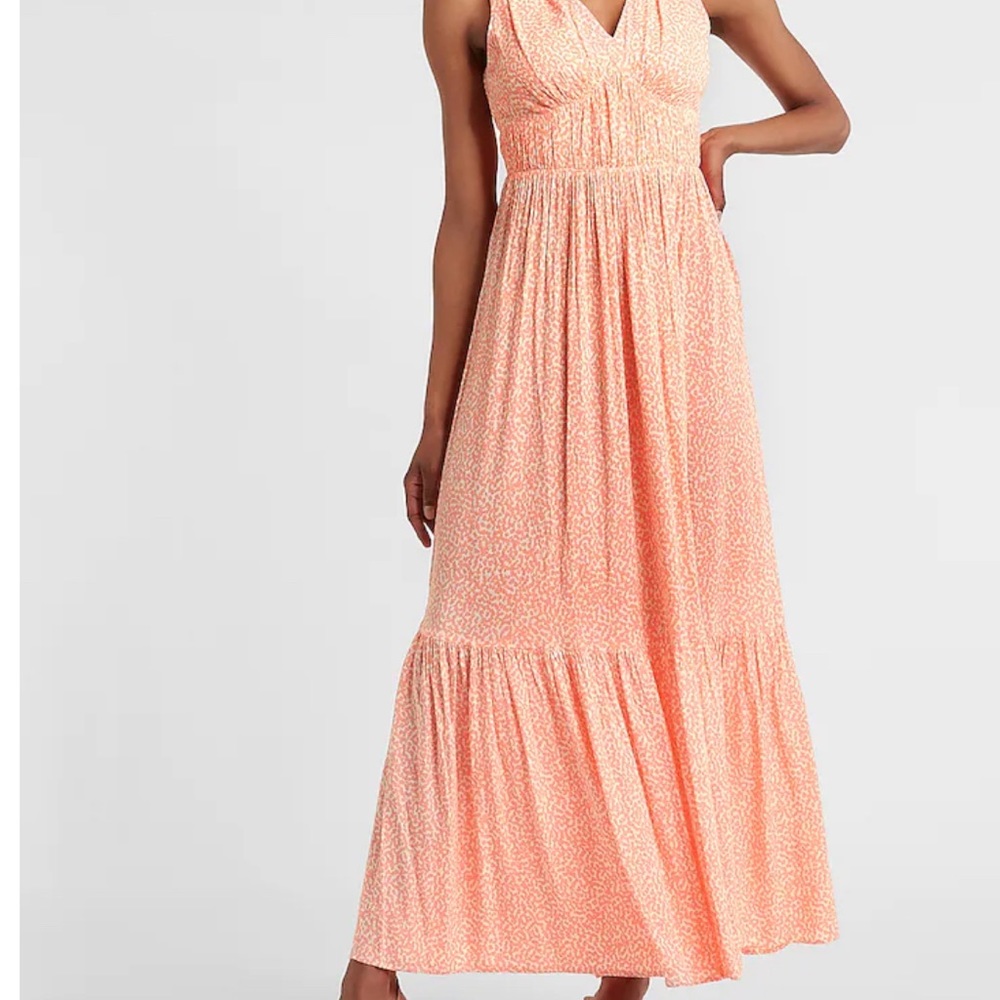 Soft, comfy fabric and a swishy tiered skirt dress